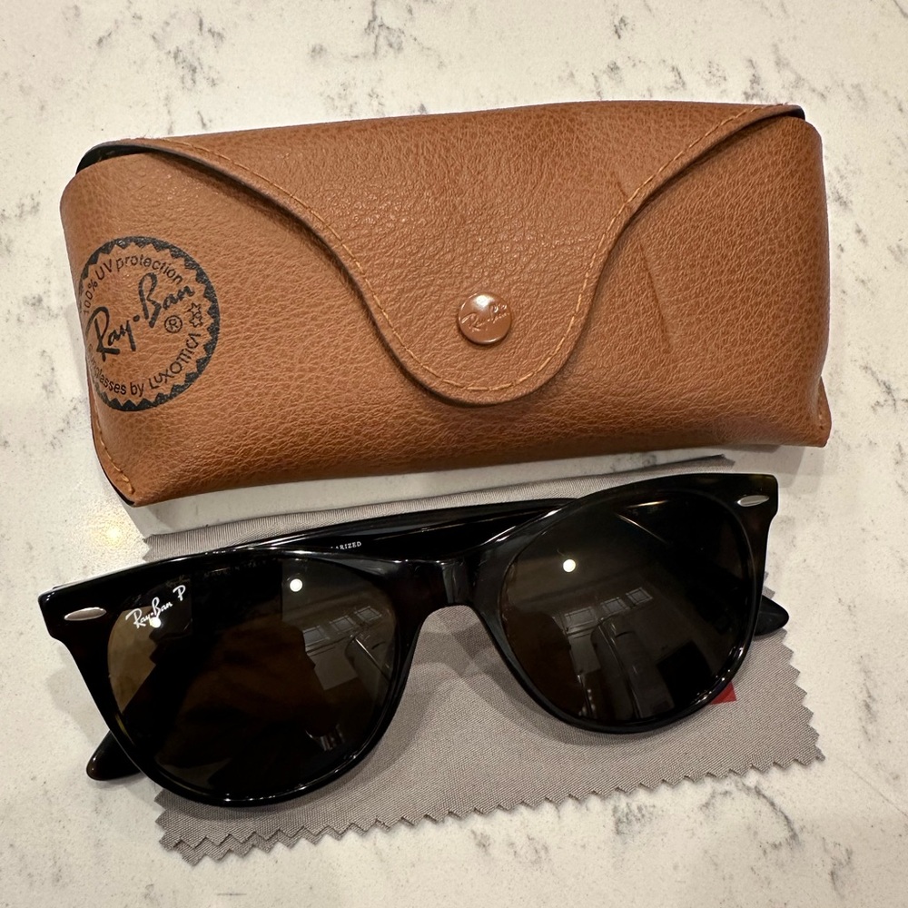Ray-Ban Polarized Wayfarer II Classic Tortoise